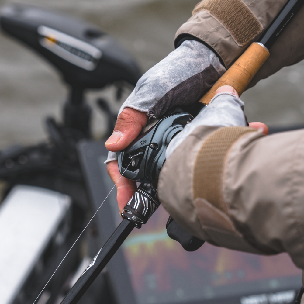 Daiwa 25 Tatula SV TW baitcasting reel - side view